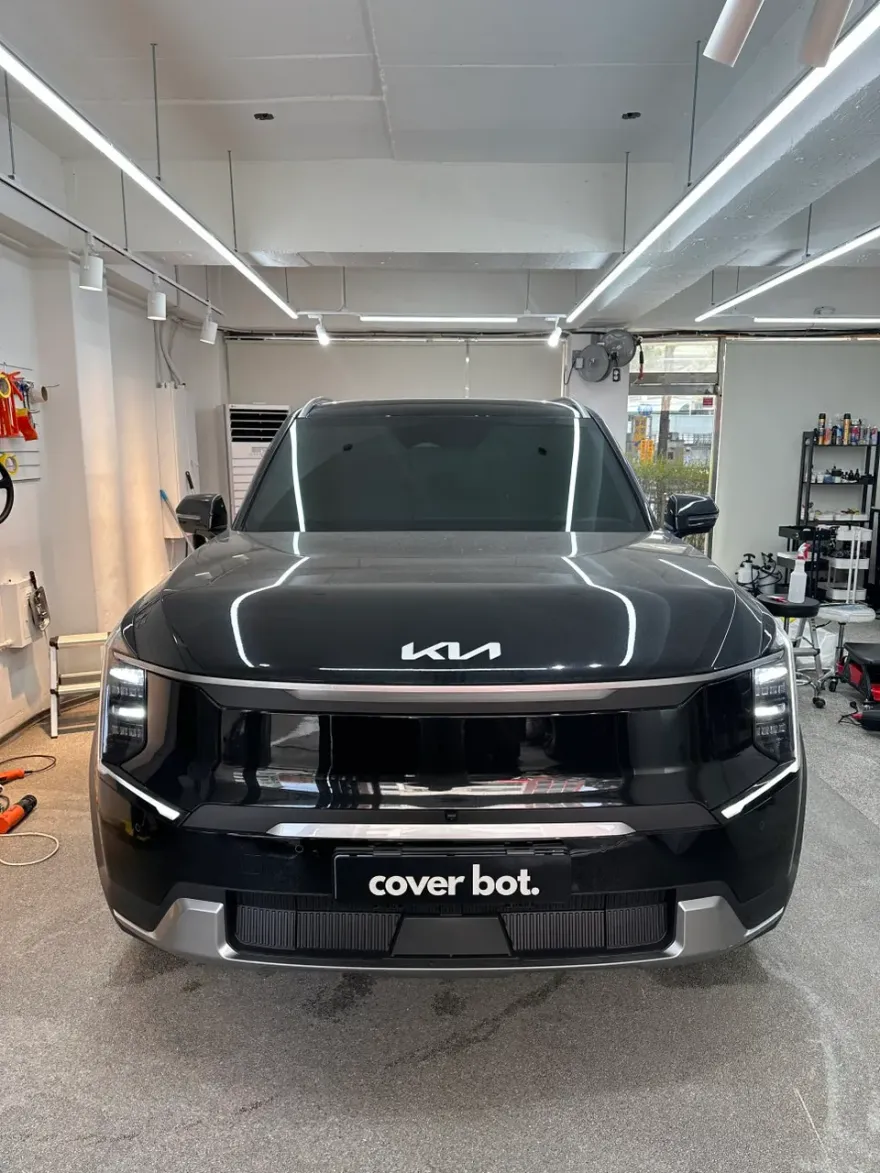 Kia EV9のカーラッピング事例|クローム除去で印象激変 施工写真 1-1
