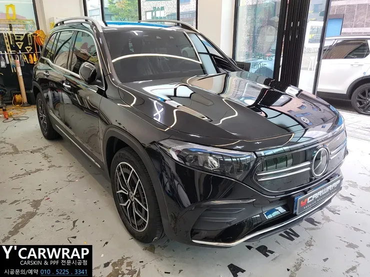 Mercedes-Benz EQBのカーラッピング事例|高光沢グレーの仕上がり 施工写真 1-1