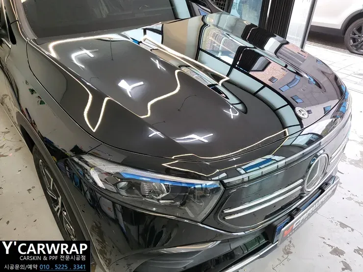 Mercedes-Benz EQBのカーラッピング事例|高光沢グレーの仕上がり 施工写真 2-1