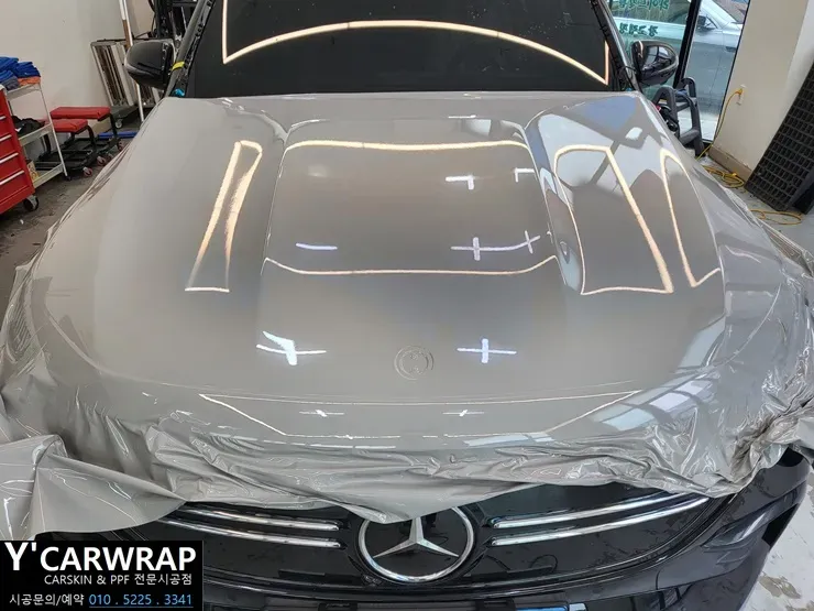 Mercedes-Benz EQBのカーラッピング事例|高光沢グレーの仕上がり 施工写真 3-3