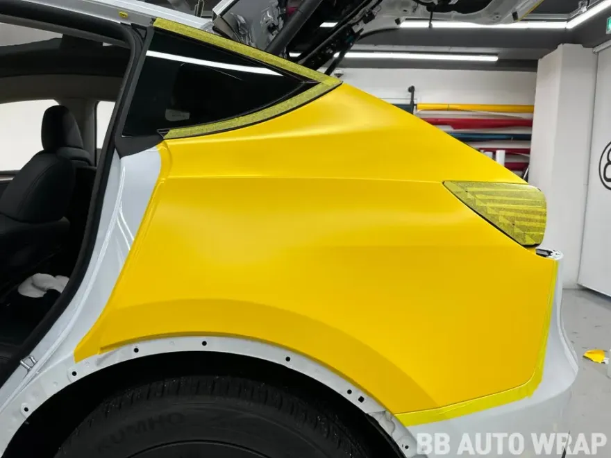 Tesla Model Yのカーラッピング事例 施工写真 2-2
