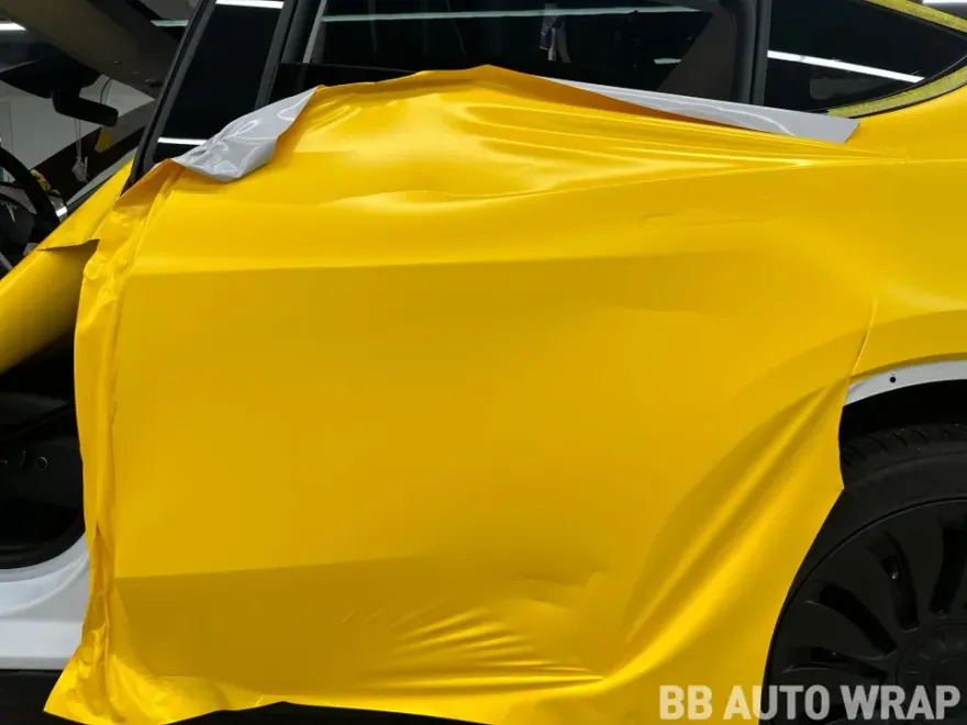 Tesla Model Yのカーラッピング事例 施工写真 3-2
