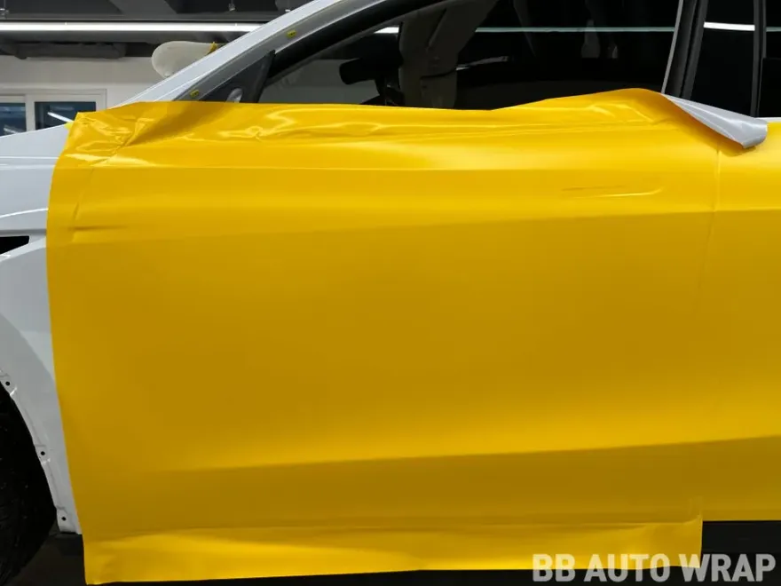 Tesla Model Yのカーラッピング事例 施工写真 1-3