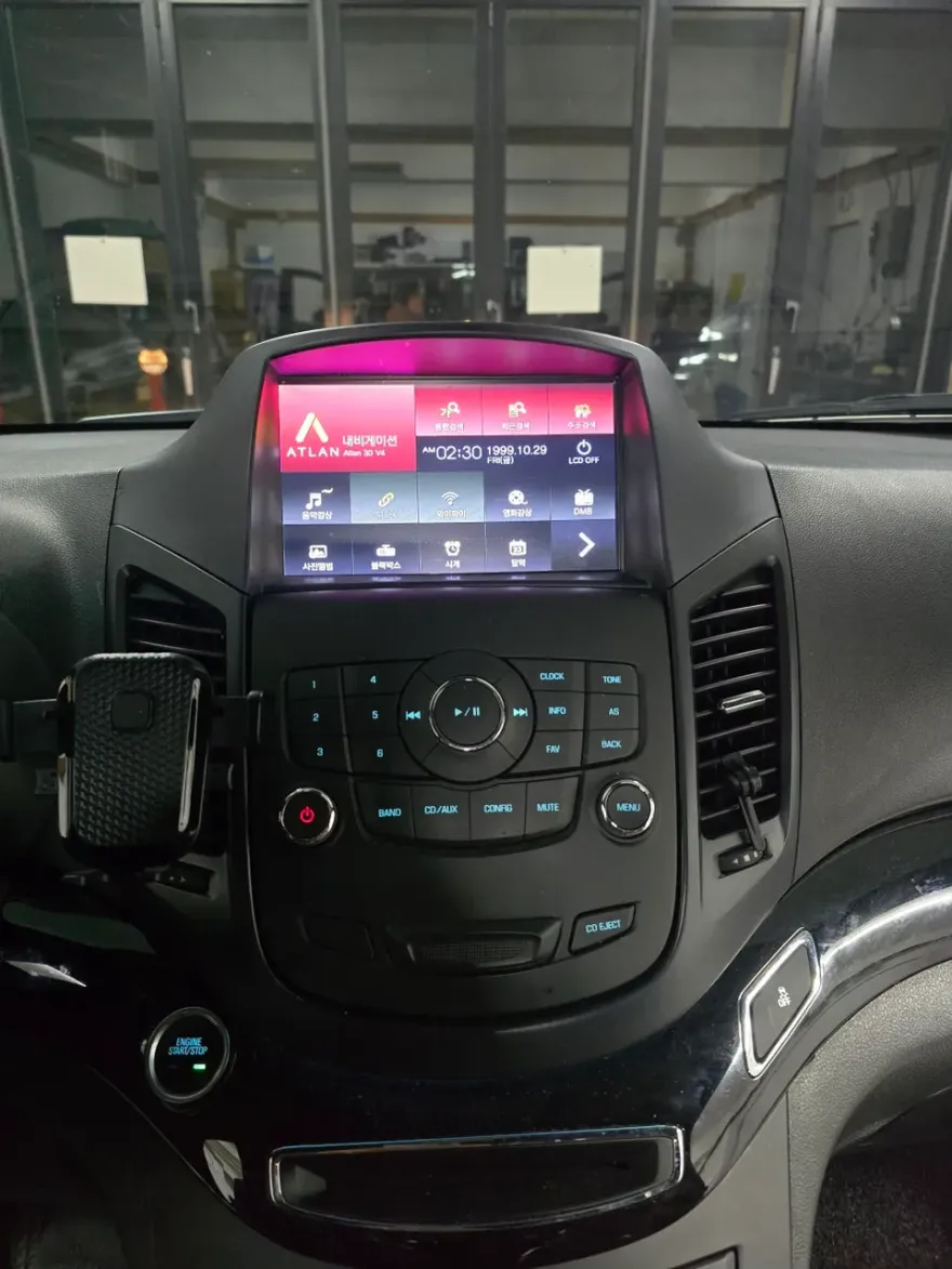 Chevrolet OrlandoのAndroid Auto・CarPlay取付事例 施工写真 2-1