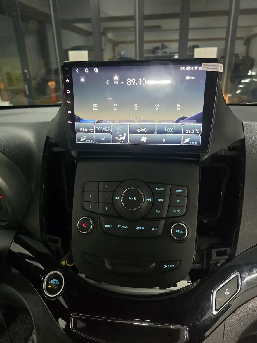Chevrolet OrlandoのAndroid Auto・CarPlay取付事例 施工写真 2-2