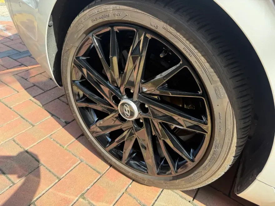 Hyundai Grandeur GN7のホイールリペア・塗装事例 施工写真 3-2