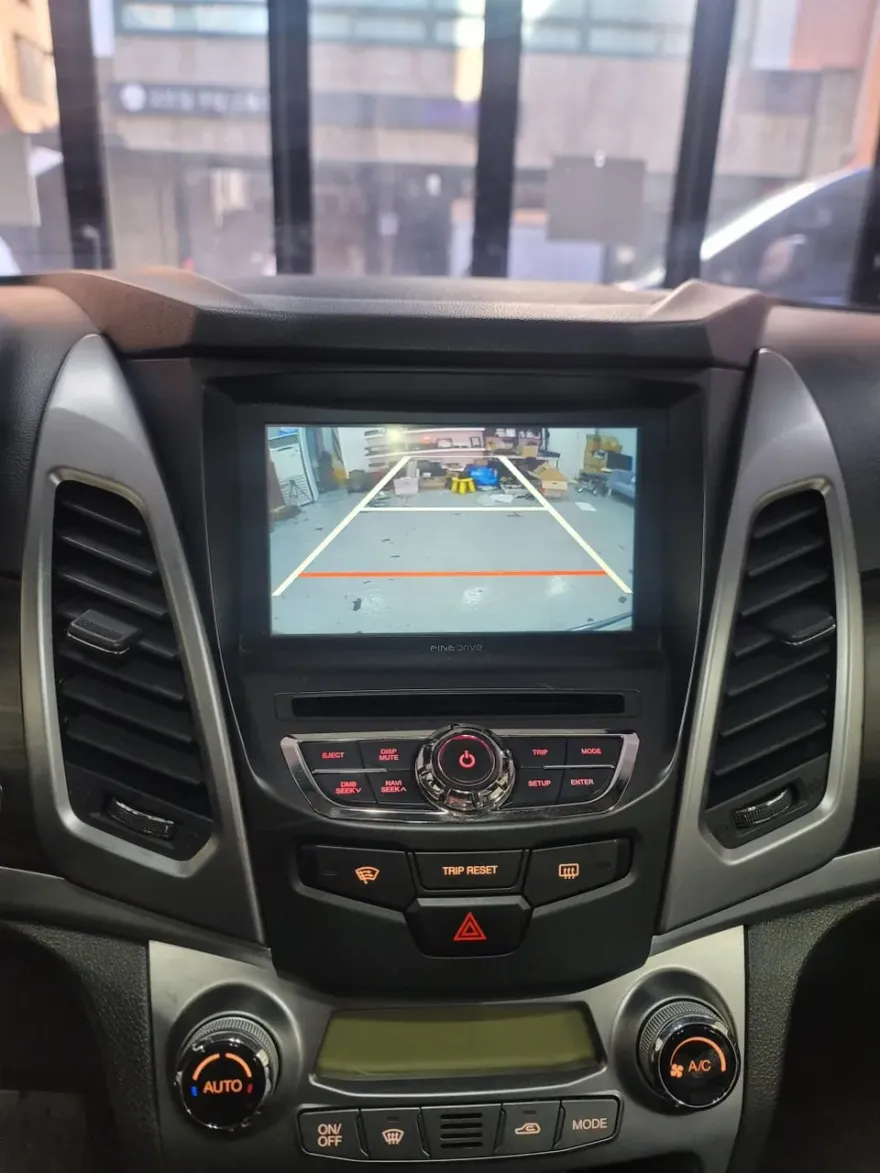 SsangYong Korando CのAndroid Auto・CarPlay取付事例 施工写真 3-1