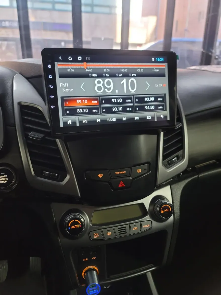 SsangYong Korando CのAndroid Auto・CarPlay取付事例 施工写真 1-2
