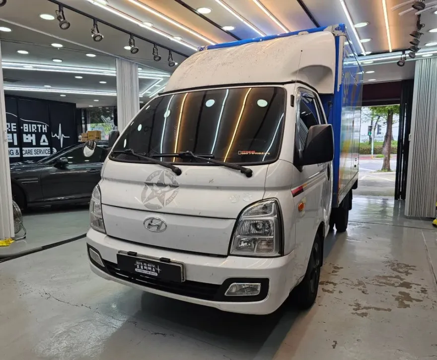 Hyundai Porter 2のドライブレコーダー取付事例 施工写真 3-1