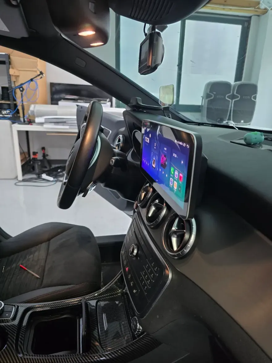 Mercedes-Benz CLAのAndroid Auto・CarPlay取付事例 施工写真 1-3