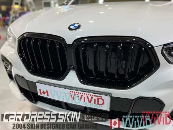 BMW X6 G06 カーラッピング事例：クロームパーツをブラック化 施工写真 2-1