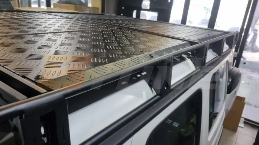 Mercedes-Benz G-Wagon body kit - Mercedes-Benz G-Wagon Body Kit Installation Review photo 4
