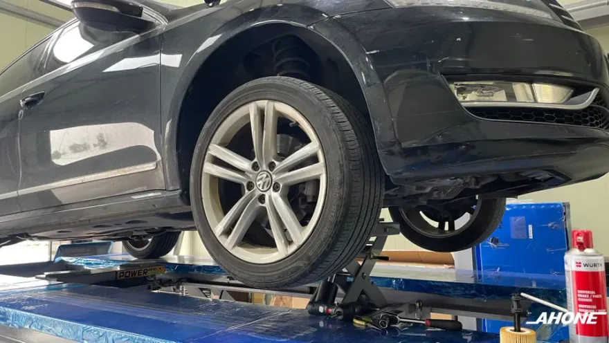 Volkswagen Passat PPF施工事例|費用目安と仕上がり 施工写真 2-2