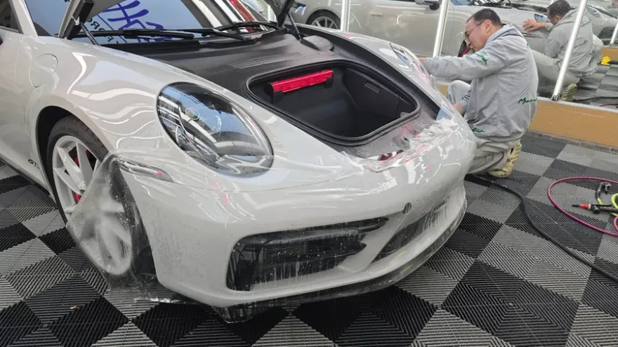 ポルシェ 911 カレラ PPF施工事例｜費用目安と仕上がり 施工写真 1-2