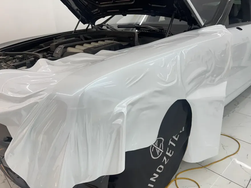 Rolls-Royce Ghostのカーラッピング事例|高光沢フィルムで高級感を向上 施工写真 2-1