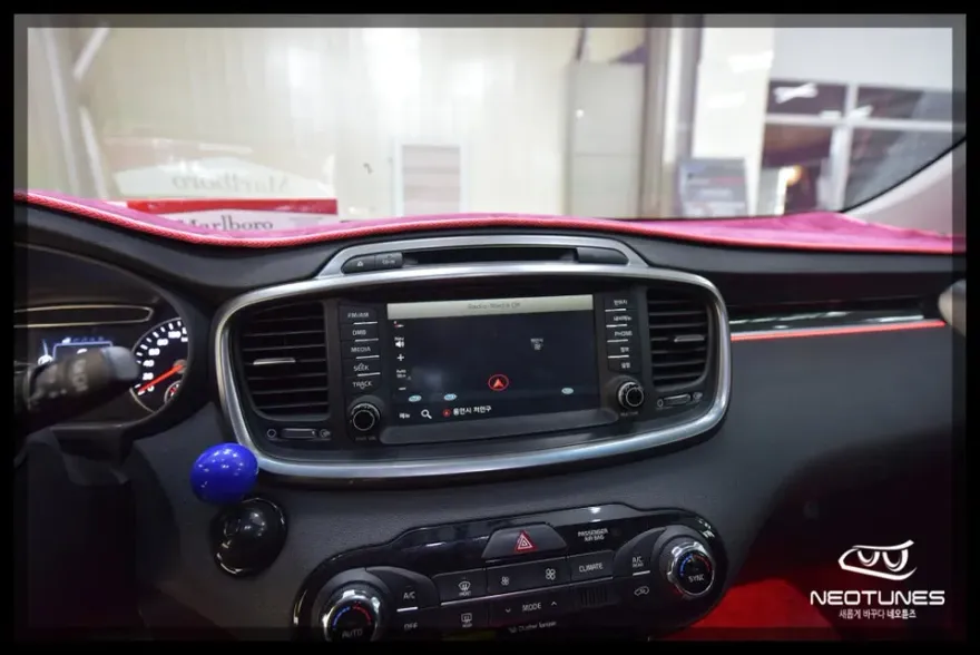 Kia Sorento UMのAndroid Auto・CarPlay取付事例 施工写真 1-1