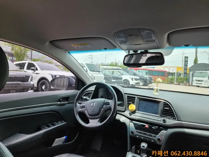 Hyundai Elantraのカーフィルム施工事例｜費用目安・仕上がり 施工写真 2-3