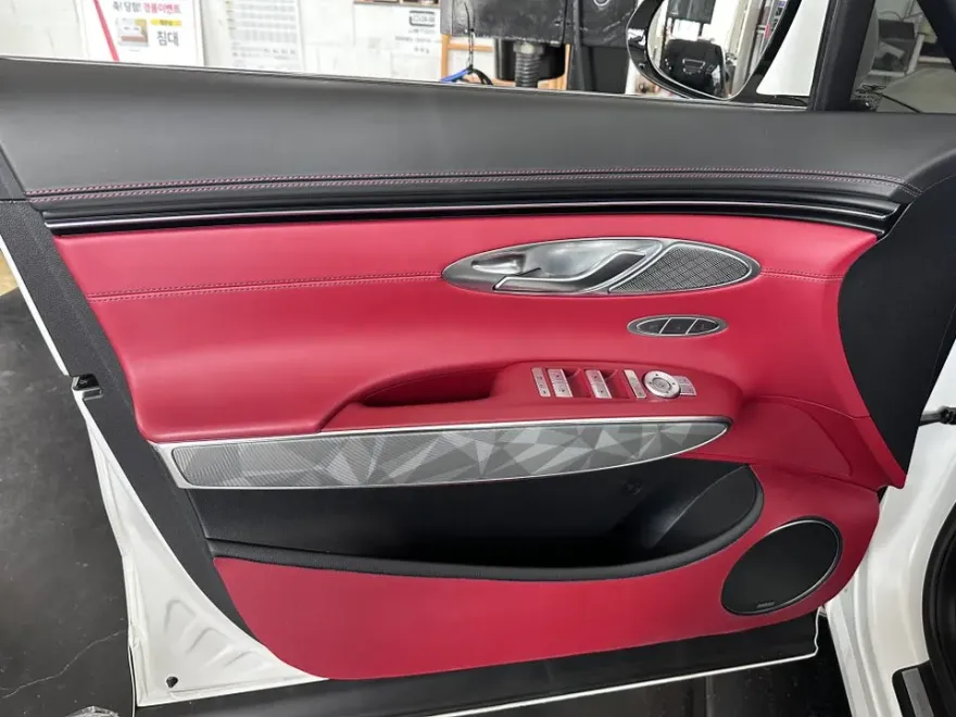 Genesis GV70 ambient lighting - Genesis GV70 Ambient Lighting Review: Cost & Results photo 3