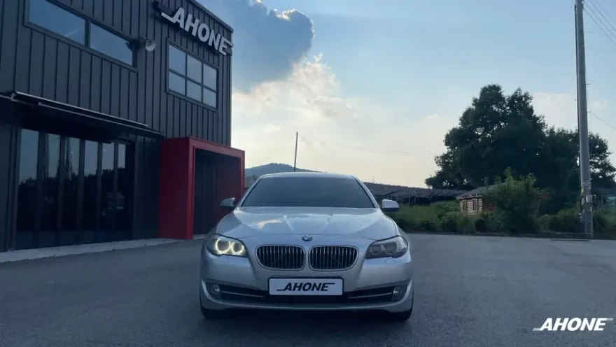 BMW 5 Series F10 ambient lighting installation result