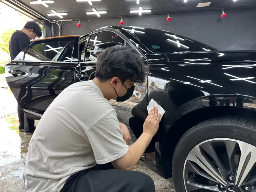 Kia K8のガラスコーティング事例|費用目安と仕上がり 施工写真 2-1