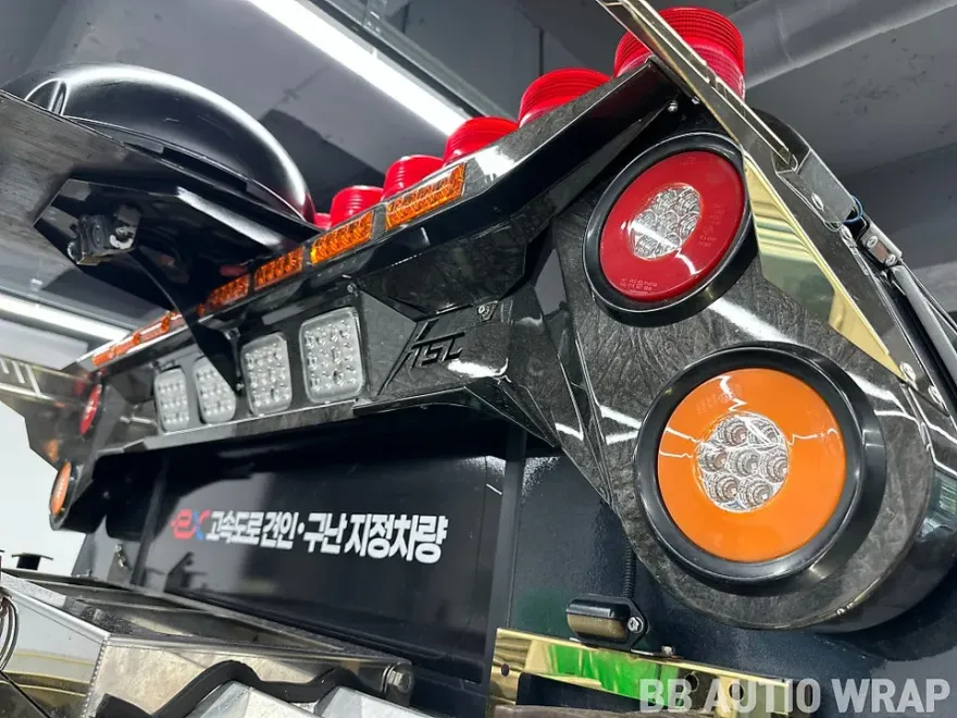 Hyundai StarexのPPF施工事例|費用目安・仕上がり 施工写真 1-2