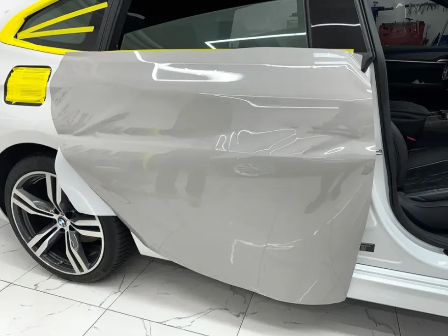 BMW 6 Seriesのカーラッピング事例|費用目安・仕上がり 施工写真 2-1