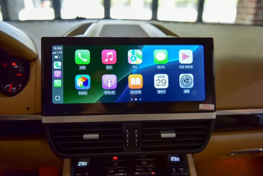 Porsche CayenneのAndroid Auto・CarPlay取付事例 施工写真 4-1