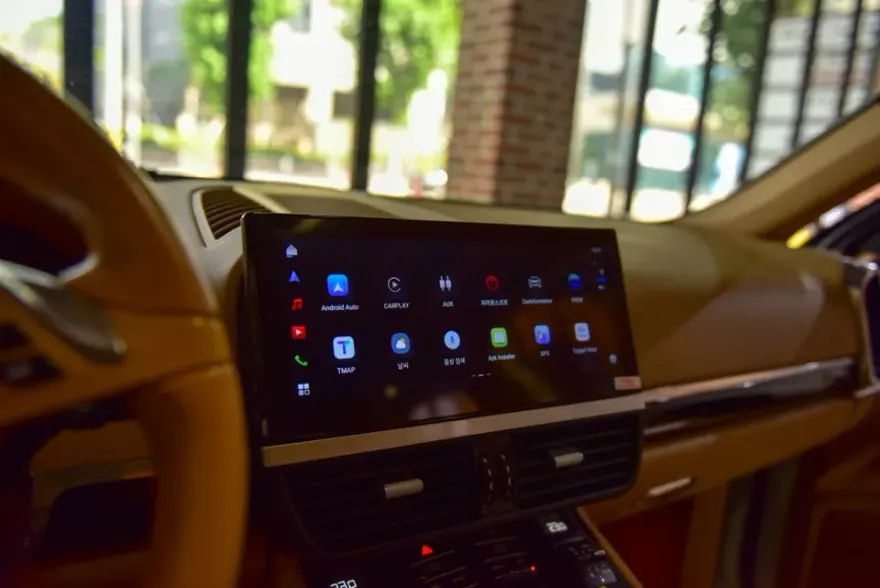 Porsche CayenneのAndroid Auto・CarPlay取付事例 施工写真 2-2
