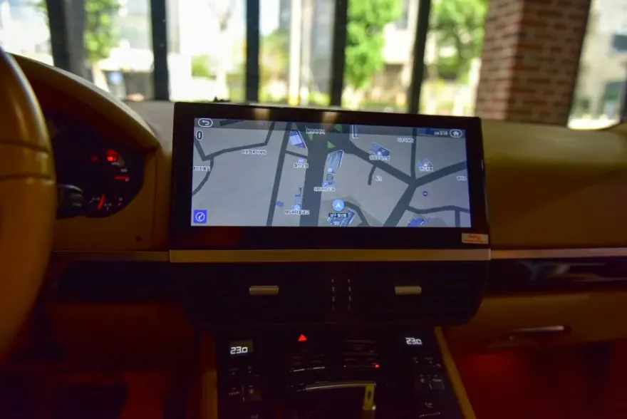 Porsche CayenneのAndroid Auto・CarPlay取付事例 施工写真 3-2