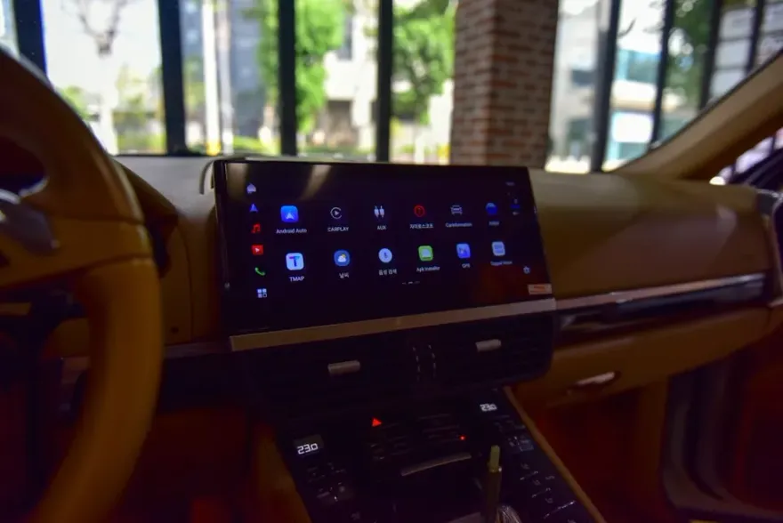 Porsche CayenneのAndroid Auto・CarPlay取付事例 施工写真 4-2