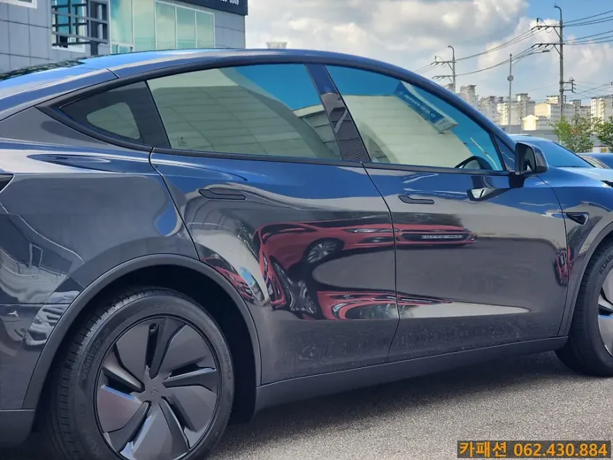 Tesla Model Yのカーフィルム施工事例|費用目安・仕上がり 施工写真 3-3