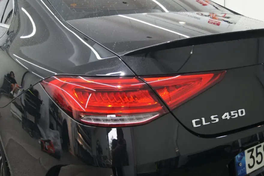 Mercedes-Benz CLSのPPF施工事例|ライト・テールランプ 施工写真 2-2