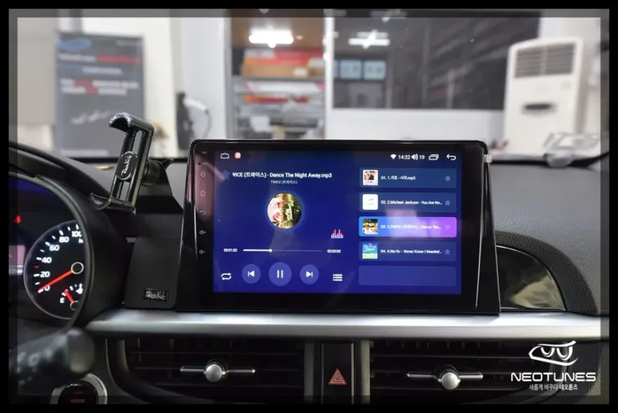 Kia Morning JAのAndroid Auto・CarPlay取付事例 施工写真 3-2