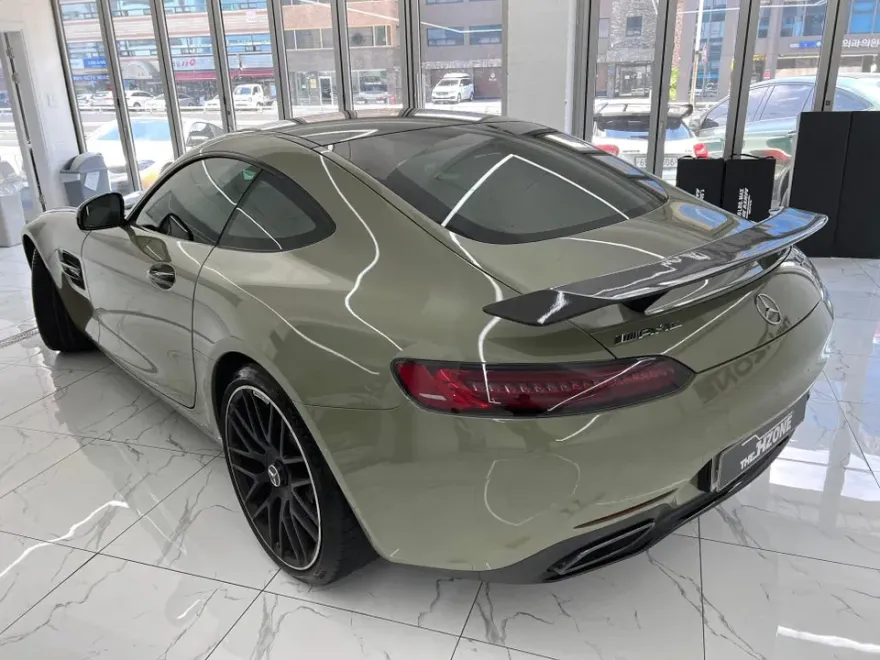 Mercedes-Benz AMG GTSのカーラッピング事例|カキグリーン高光沢 施工写真 1-3