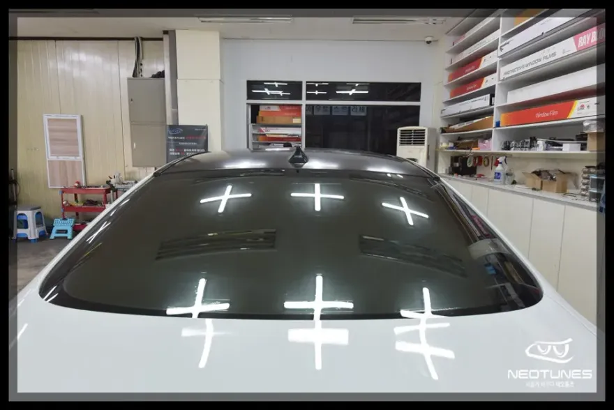 BMW 5 Seriesのカーフィルム施工事例 施工写真 3-2