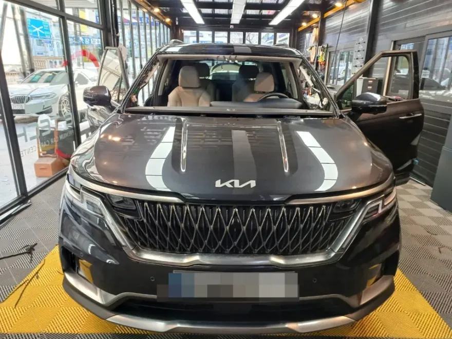 Kia Carnival KA4のカーフィルム施工事例|費用目安・仕上がり 施工写真 2-1