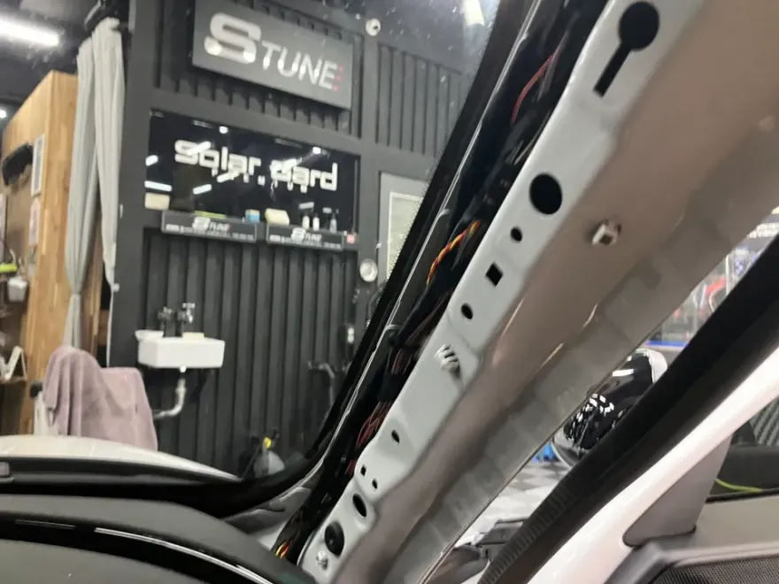 MINI Clubmanのドラレコ取付事例|費用目安・仕上がり 施工写真 2-1