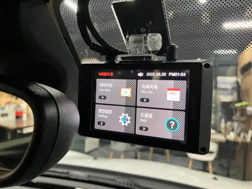 MINI Clubmanのドラレコ取付事例|費用目安・仕上がり 施工写真 3-2