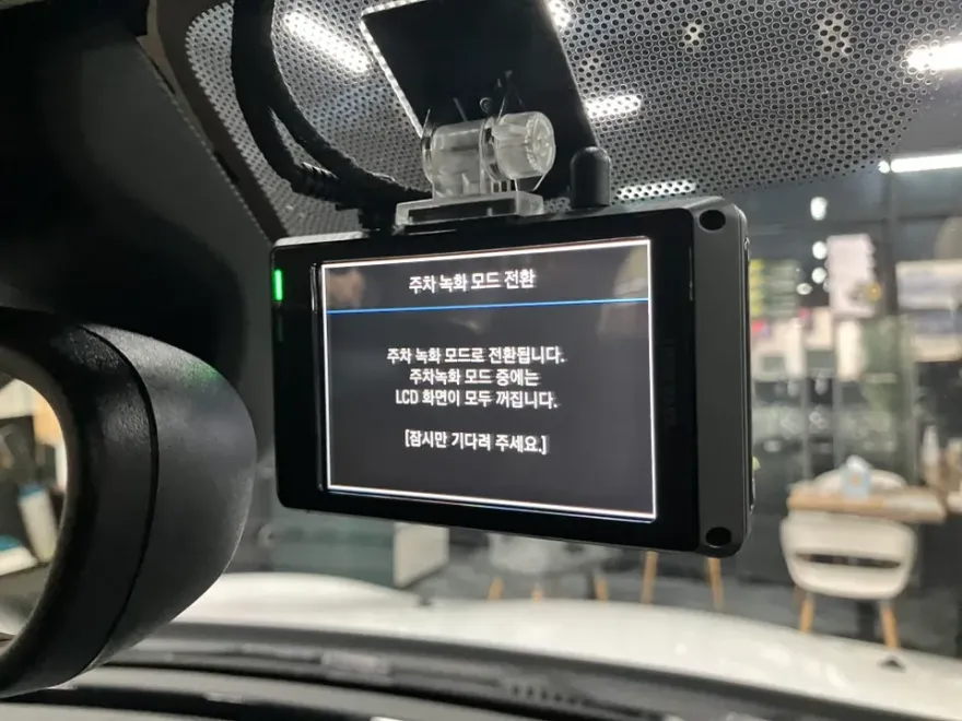MINI Clubmanのドラレコ取付事例|費用目安・仕上がり 施工写真 1-3