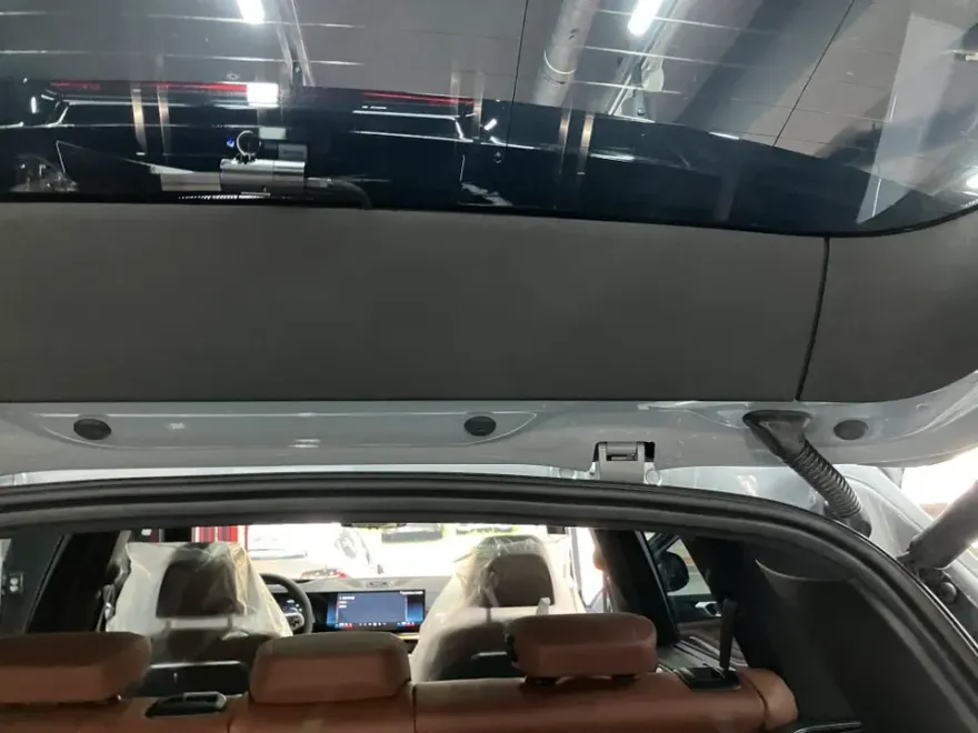 BMW X5 G05のドラレコ取付事例|費用目安・仕上がり 施工写真 1-3