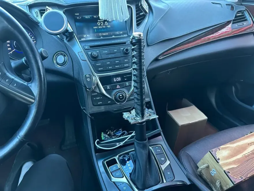Hyundai Grandeur HG new car package - Hyundai Grandeur HG New Car Package Review photo 4