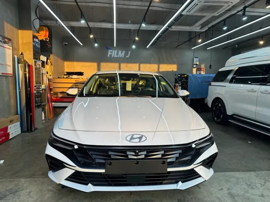 Hyundai Elantra CN7のカーフィルム施工事例｜費用目安・仕上がり 施工写真 2-1