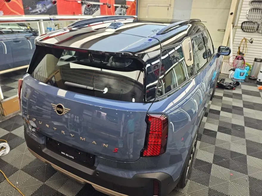 MINI Countrymanのカーラッピング事例｜費用目安・仕上がり 施工写真 1-3