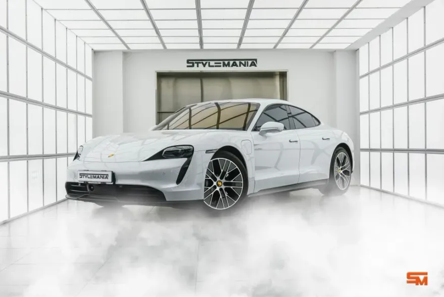 Porsche Taycan PPF施工事例|費用目安と仕上がり 施工写真 1-2