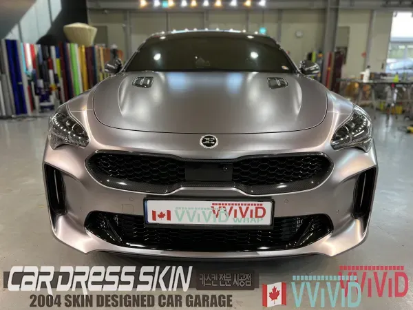 Kia Stinger カーラッピング事例:無光スモークグレークロム 施工写真 2-2