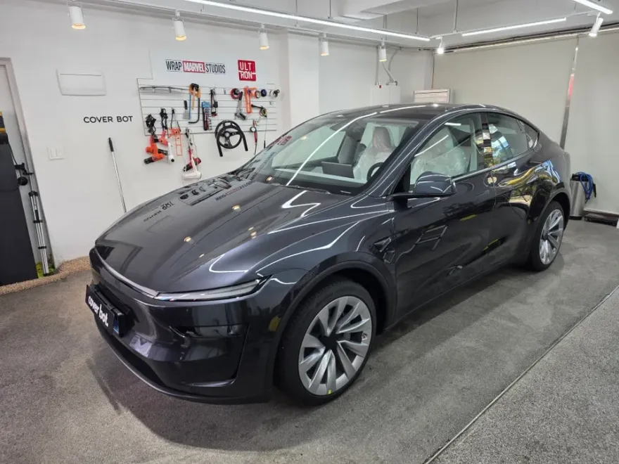 Tesla Model Y PPF施工事例｜無光フィルムで個性を演出 施工写真 2-1