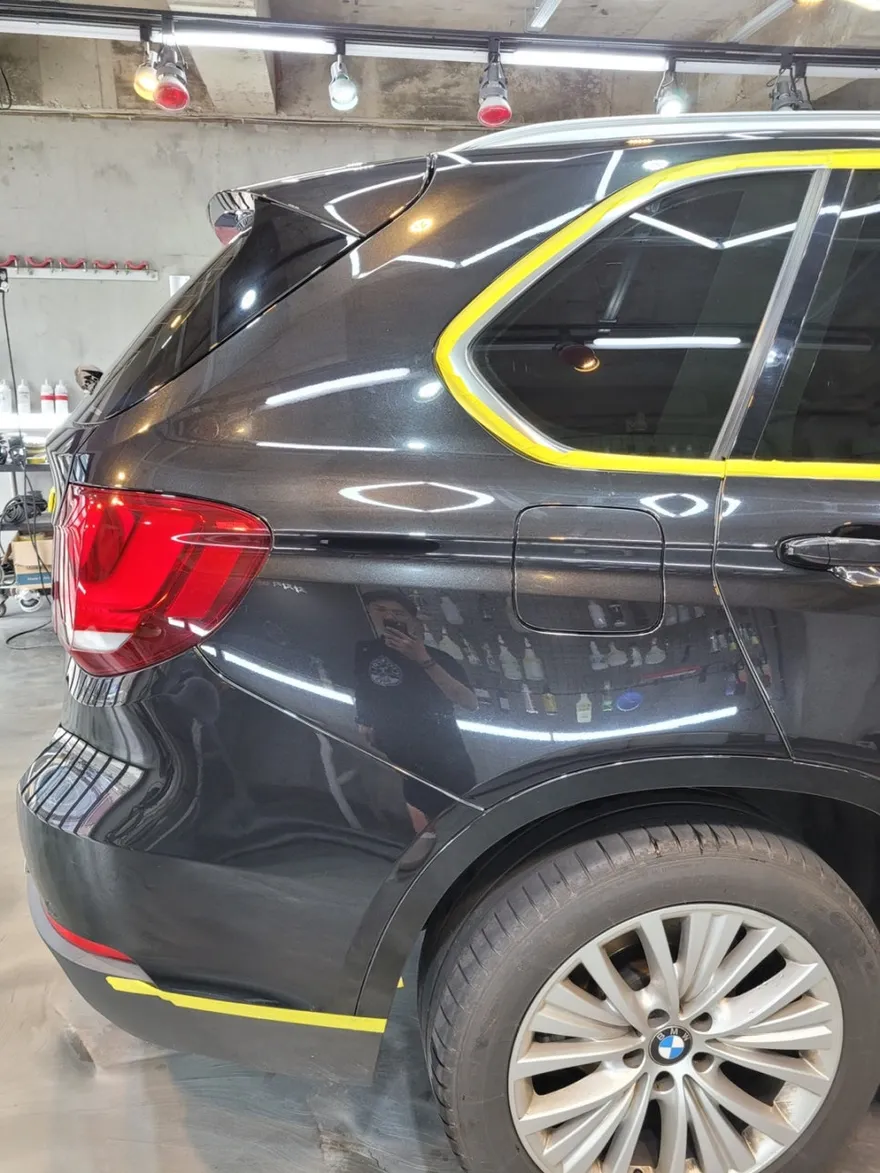 BMW X5のガラスコーティング事例|費用目安・仕上がり 施工写真 1-2