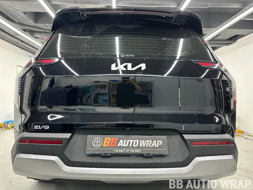 Kia EV9 vinyl wrap - Kia EV9 Vinyl Wrap Review: Cost & Before/After Results photo 3