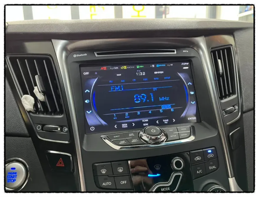 Hyundai Sonata YFのカーオーディオ施工事例 施工写真 1-3