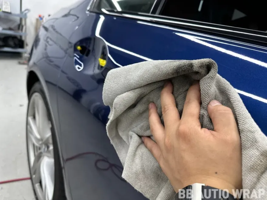 BMW 6 Seriesのカーラッピング事例|GTシルバーの仕上がり 施工写真 2-1